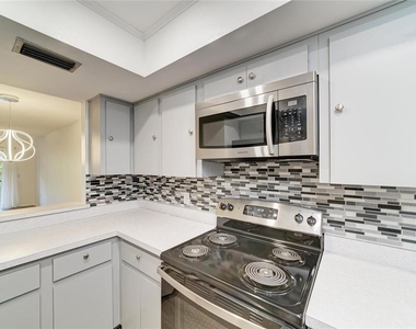 7237 Cloister Drive - Photo Thumbnail 9