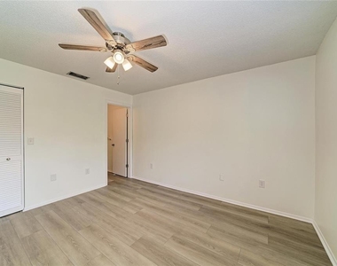 7237 Cloister Drive - Photo Thumbnail 15
