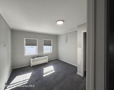 513 N Garfield Avenue - Photo Thumbnail 12
