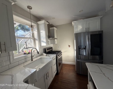 513 N Garfield Avenue - Photo Thumbnail 5