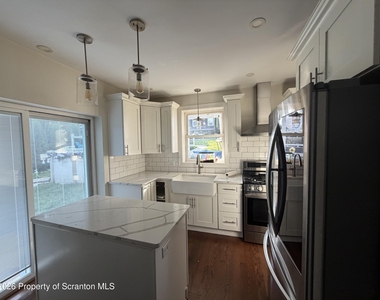 513 N Garfield Avenue - Photo Thumbnail 6