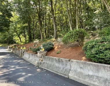 1833 S Webster Avenue - Photo Thumbnail 2