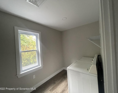 1833 S Webster Avenue - Photo Thumbnail 20