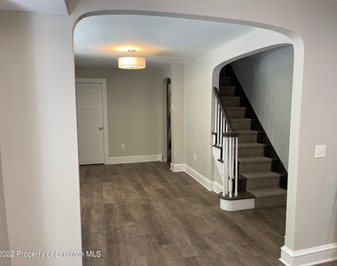1833 S Webster Avenue - Photo Thumbnail 4