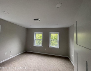 1833 S Webster Avenue - Photo Thumbnail 21