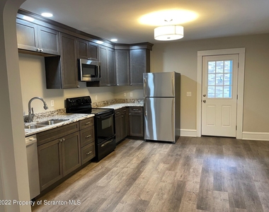 1833 S Webster Avenue - Photo Thumbnail 13