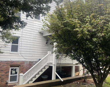 1833 S Webster Avenue - Photo Thumbnail 1