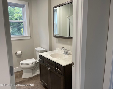 1833 S Webster Avenue - Photo Thumbnail 15