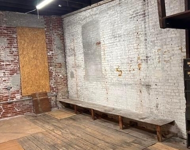322 N Franklin Street - Photo Thumbnail 9