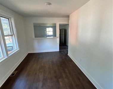 2145 Delaware Drive - Photo Thumbnail 7