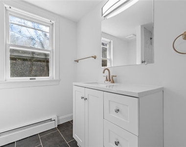 830 Gilly Avenue - Photo Thumbnail 9