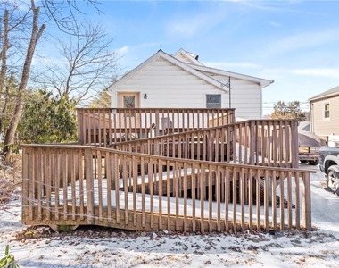 830 Gilly Avenue - Photo Thumbnail 2