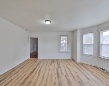 303 W Lincoln Street - Photo Thumbnail 8