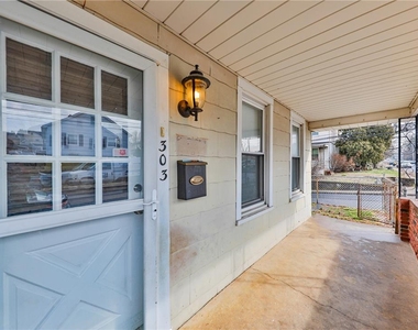 303 W Lincoln Street - Photo Thumbnail 4