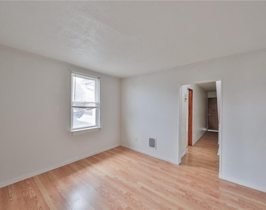 303 W Lincoln Street - Photo Thumbnail 20