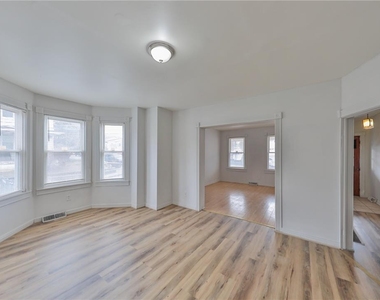 303 W Lincoln Street - Photo Thumbnail 10