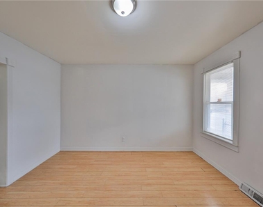 303 W Lincoln Street - Photo Thumbnail 6