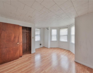 303 W Lincoln Street - Photo Thumbnail 24