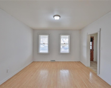 303 W Lincoln Street - Photo Thumbnail 5