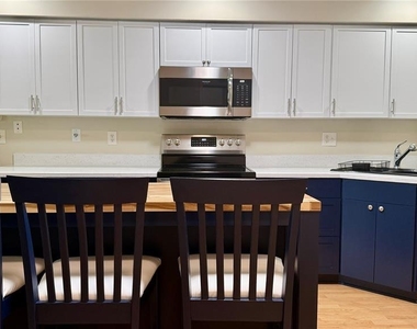641 Hancock Avenue - Photo Thumbnail 7