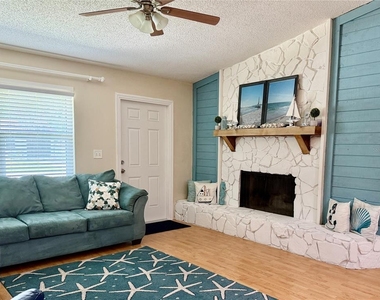 641 Hancock Avenue - Photo Thumbnail 2