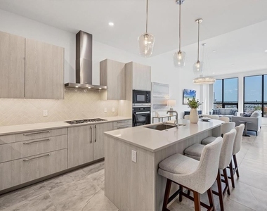 33 S Palm Avenue - Photo Thumbnail 3