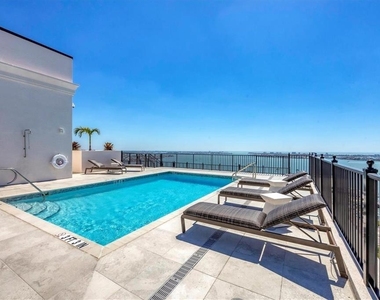 33 S Palm Avenue - Photo Thumbnail 44