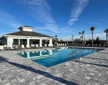 2104 Bonito Way - Photo Thumbnail 17