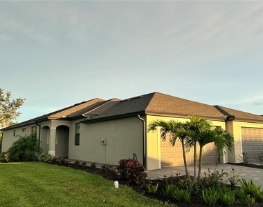 2104 Bonito Way - Photo Thumbnail 2