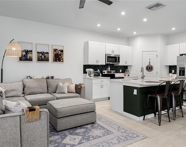 10348 Oakside Drive - Photo Thumbnail 1