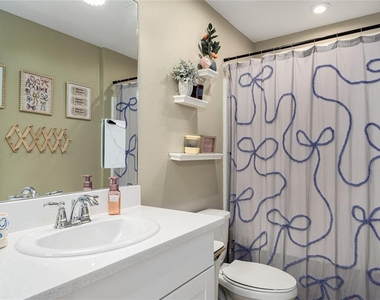 10348 Oakside Drive - Photo Thumbnail 16