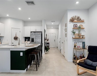 10348 Oakside Drive - Photo Thumbnail 3