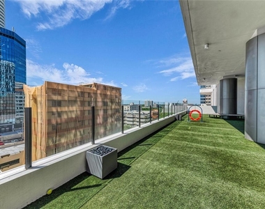 275 1st Avenue S - Photo Thumbnail 16