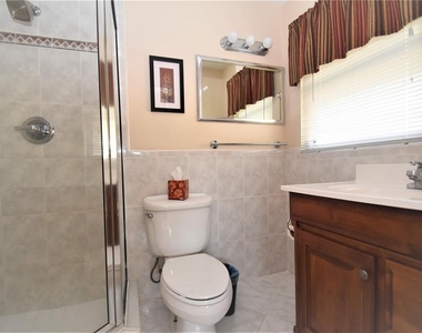 6611 Colonial Drive - Photo Thumbnail 9