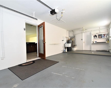 6611 Colonial Drive - Photo Thumbnail 12