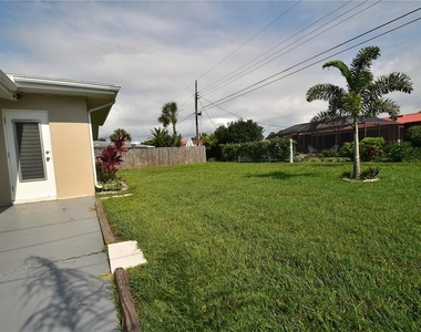 6611 Colonial Drive - Photo Thumbnail 13