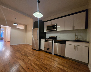 155 Bleecker Street - Photo Thumbnail 2