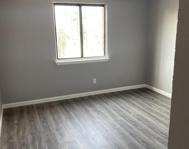 10801 Jack Fleck Drive - Photo Thumbnail 2