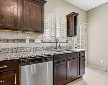 456 Prime Desert Drive - Photo Thumbnail 14