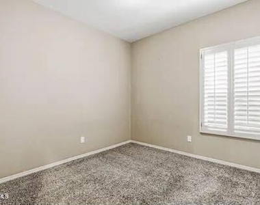 456 Prime Desert Drive - Photo Thumbnail 17
