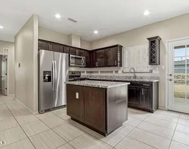 456 Prime Desert Drive - Photo Thumbnail 10
