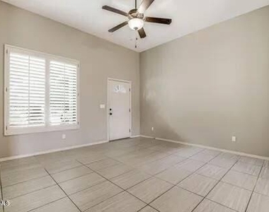 456 Prime Desert Drive - Photo Thumbnail 8