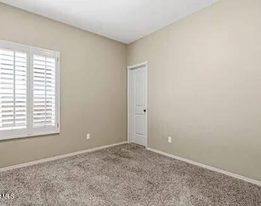 456 Prime Desert Drive - Photo Thumbnail 21