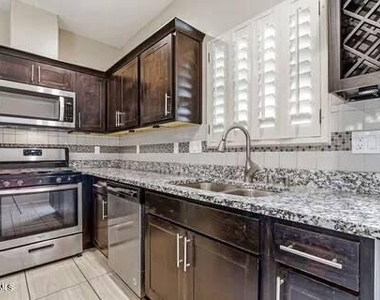 456 Prime Desert Drive - Photo Thumbnail 12