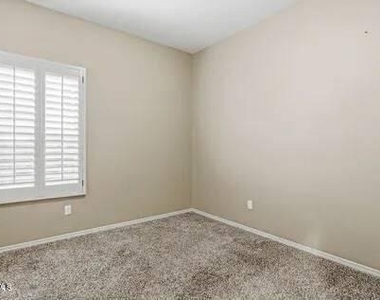 456 Prime Desert Drive - Photo Thumbnail 20