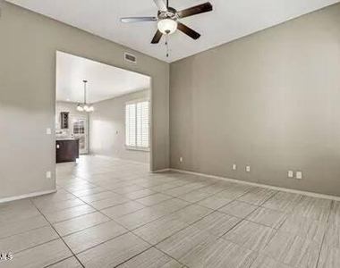 456 Prime Desert Drive - Photo Thumbnail 4