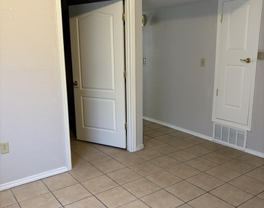 7142 Dale Road - Photo Thumbnail 3