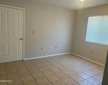 7142 Dale Road - Photo Thumbnail 5