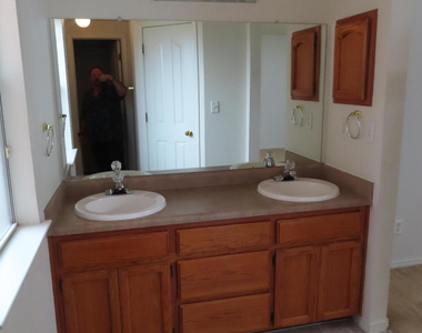 12860 Tierra Lince Drive - Photo Thumbnail 8