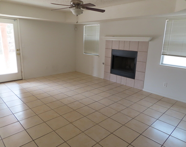 12860 Tierra Lince Drive - Photo Thumbnail 5